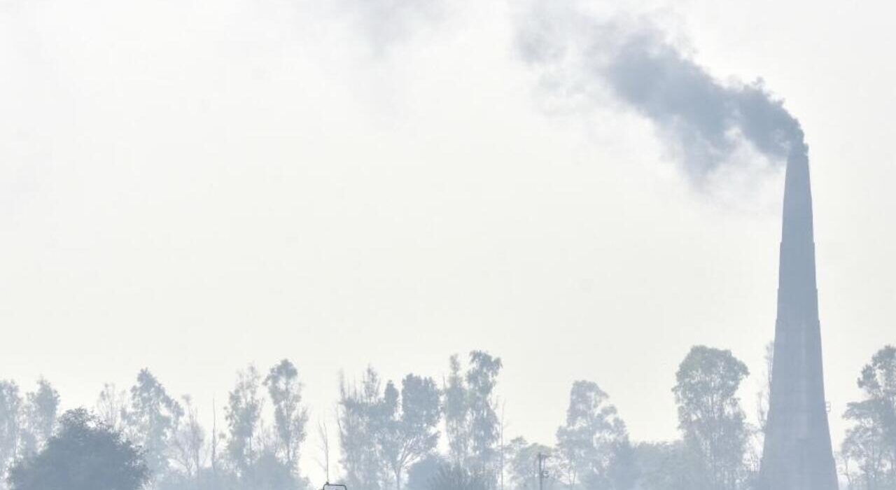 Air pollution killed 1.7 million across India during 2022, up 40 percent since 2010: Lancet