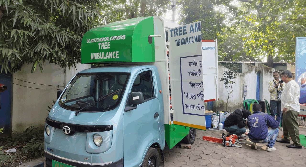 Kolkata tree ambulance